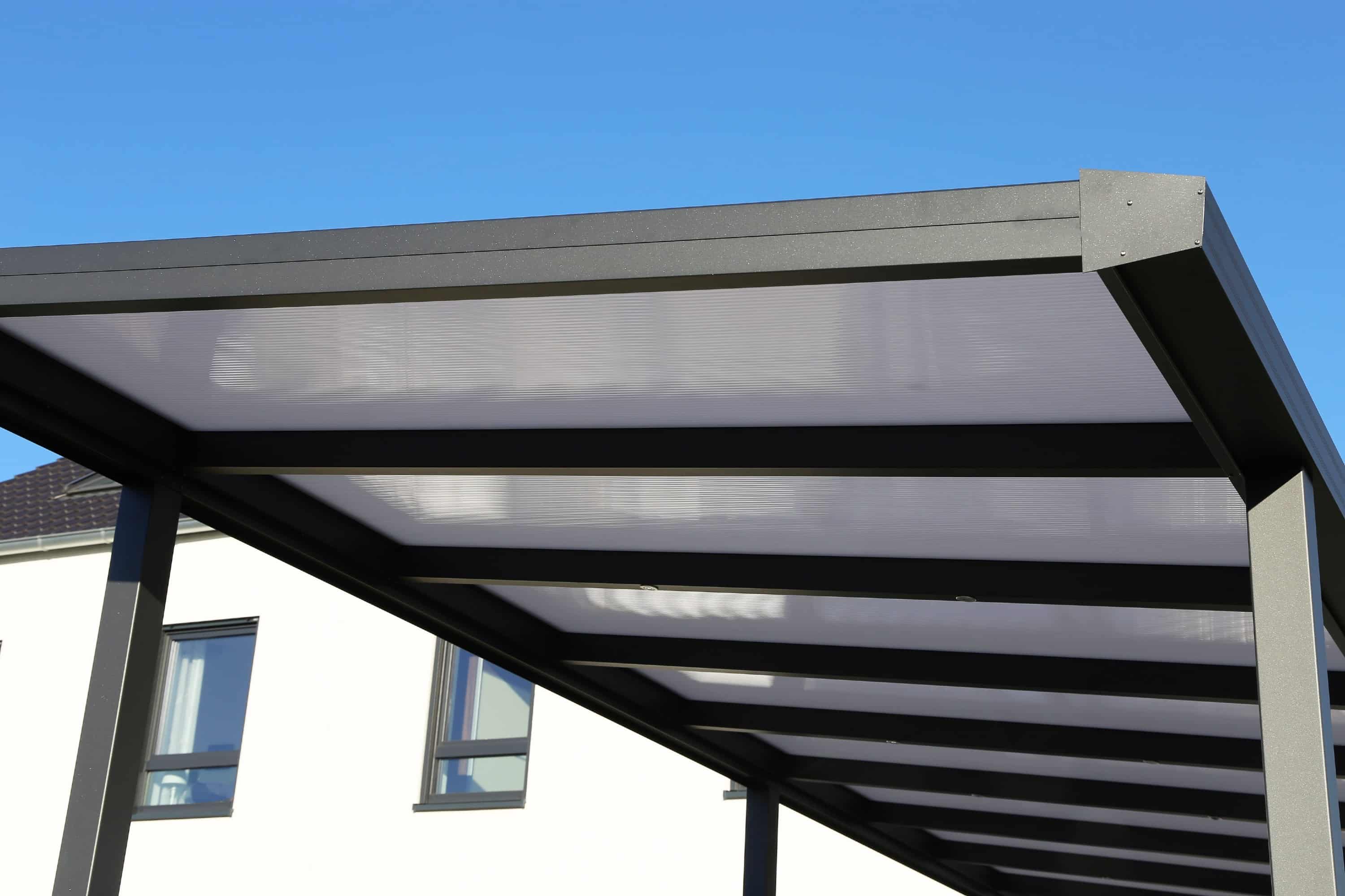 carport met zonnepanelen