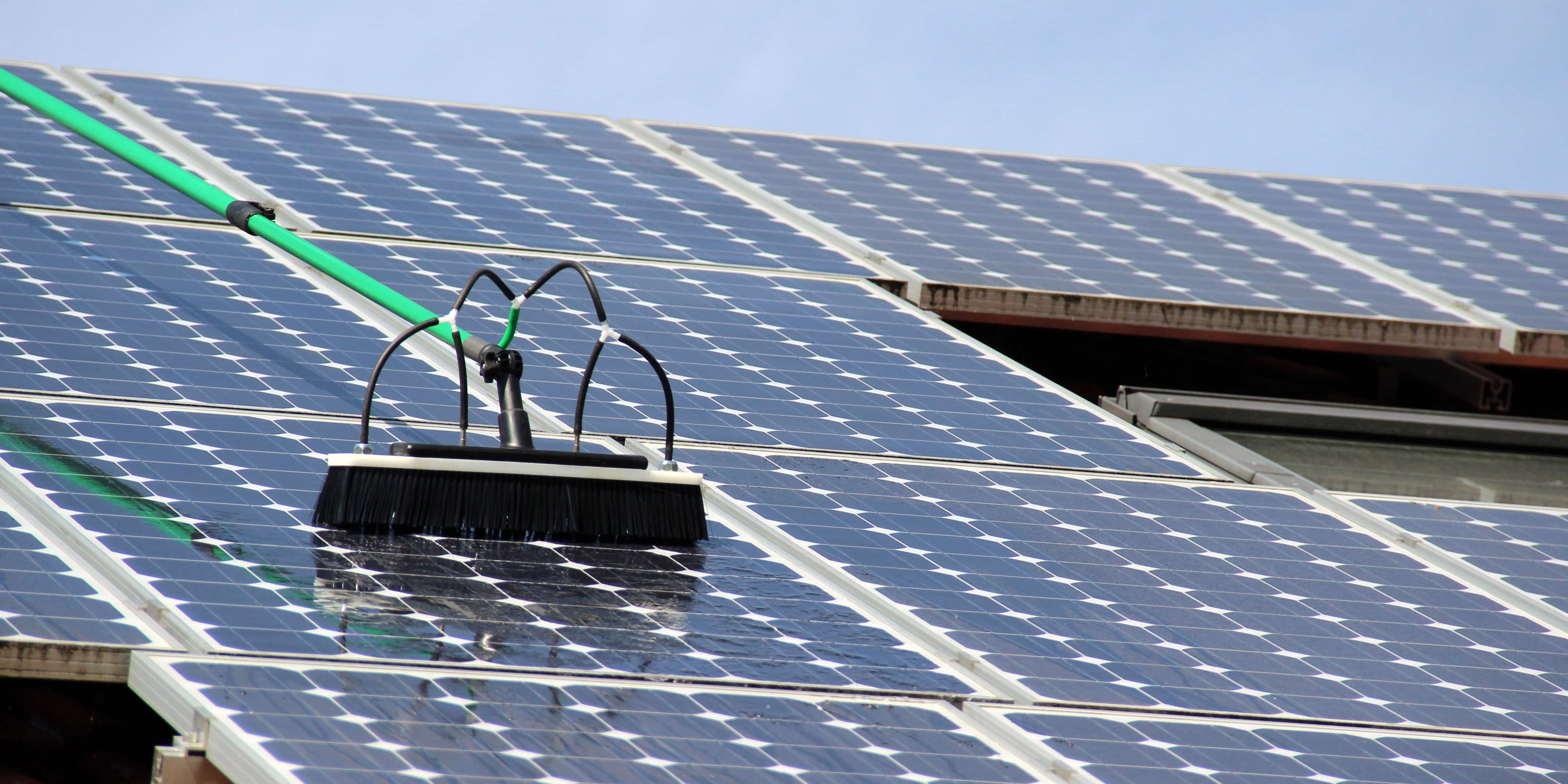 zonnepanelen schoonmaken